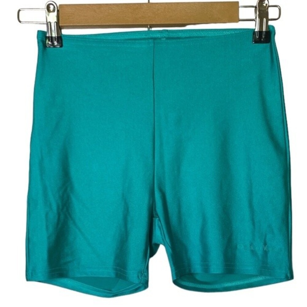 NWT Outdoor Voices Women’s Bondi Beam 4 Inch
Shiny Teal Shorts. Size XS